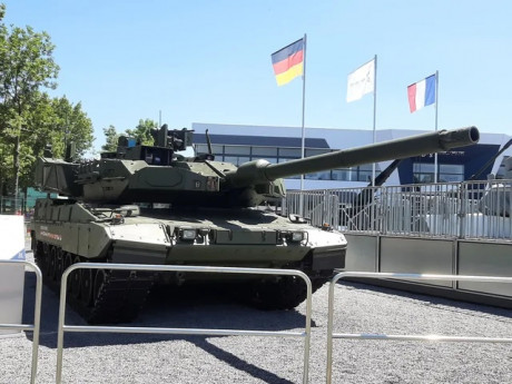 Saludos, carristas.

En la reciente feria Eurosatory 2022 han habido varias novedades en el tema de los 42