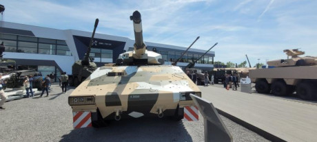 Saludos, carristas.

En la reciente feria Eurosatory 2022 han habido varias novedades en el tema de los 130