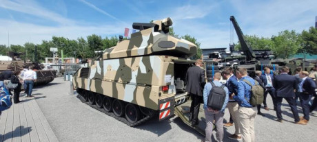 Saludos, carristas.

En la reciente feria Eurosatory 2022 han habido varias novedades en el tema de los 142