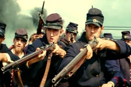 Compañeros,

En vista de las ganas de algunos (Elcafe, Wilcow, Vrakk, etc) por adivinar armas de películas 30