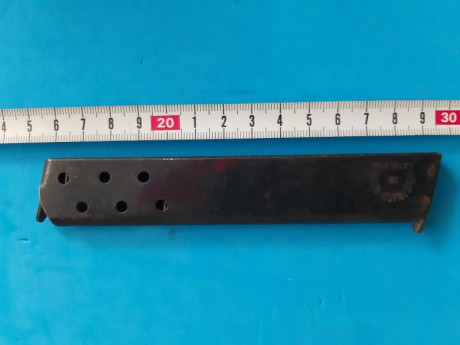 Vendo cargador republicano de las Industrias de Guerra de Cataluña. Cal.32 (7,65mm). Ver fotos. 50€ más 02