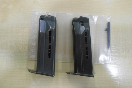 Se vende 2 cargadores y una aguja percutora (nueva) de la PISTOLA HECKLER&KOCH P7 MOD.13
No se vende 00