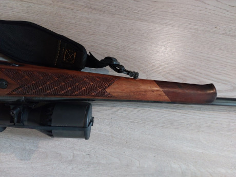 Buenas.
Vendo rifle Voere
Calibre 8x68
Gatillo con pelo
Palanca del cerrojo de cuerno de venado
Cerrojo 01