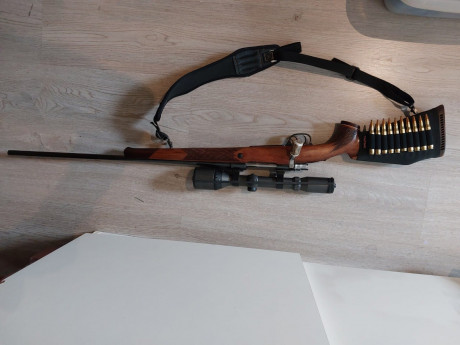 Buenas.
Vendo rifle Voere
Calibre 8x68
Gatillo con pelo
Palanca del cerrojo de cuerno de venado
Cerrojo 00