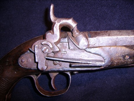 Hola, buscando por el desvan salio esta pistola , despues de limpiarla he buscado informacion en internet 01
