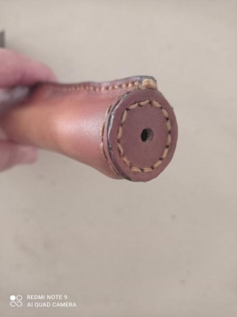 Funda para revólver tipo Remington 1858, se ignora si cabe otro modelo. En cuero de 2 mm envejecido y 11