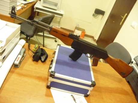 Un amigo vende su Benelli MP95 E con dos empuñaduras una anatomica y otra semianatomica ambidiestra y 11