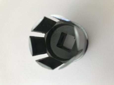 Vendo llave fabricada a partir de una llave de vaso Bahco para poder desmontar el manómetro de las Kalibr 01