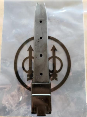 Vendo cargadores originales Beretta para 92FS, 92X y CX4 Storm. Nuevos a estrenar. De 18 y 20 cartuchos 02