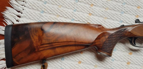Maderas originales de zurdo grado 5 de Blaser K95.
Solo las maderas (sin herrajes).
En buen estado.
500 01