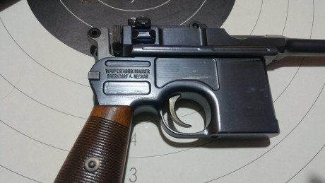 vendo Mauser C96 estado impecable. Coincide numeración en todas las piezas.
Guiada en F . Se puede ver 00