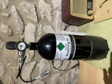 Vendo carabina semiautomática Huben K1 del 5,5 esta en perfecto estado, potencia 24 julios regulable, 11