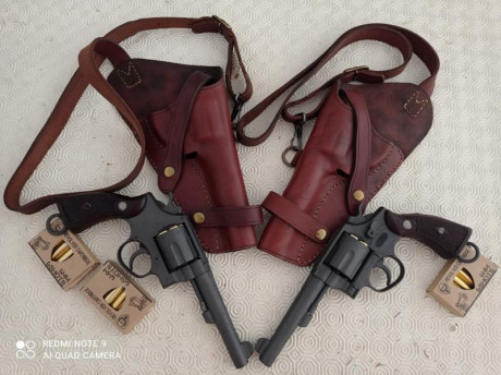 Revolver de la marca HFC modificado para RENATORS, Imitando revolver militar S&W 1917,( son revolveres 10