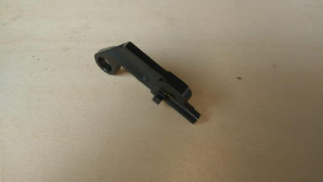 Vendo esta  réplica  de la aleta del seguro para K98k, versión alargada para K98k de francotirador. 20 12