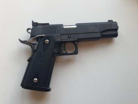 Se vende una HPS de 5", con armazón STI 2011 y cañón pesado.

Para quien no lo sepa, comentaros que 11