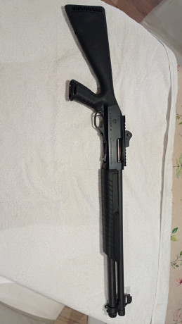 Buenas cambio fabarm pro forces calibre 12, muy poco uso. El maletín tienen un golpe de una caída vacío. 02