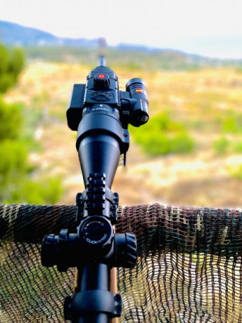 Se vende monocular Clíp-on  pulsar forward fn 455 comprado en 2020 aún con un año de garantía en perfecto 10
