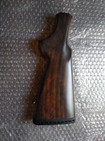 Pues eso,pongo a la venta culata Beretta al391 urika2 del calibre 20,en buen estado,solo una leve rayada 01