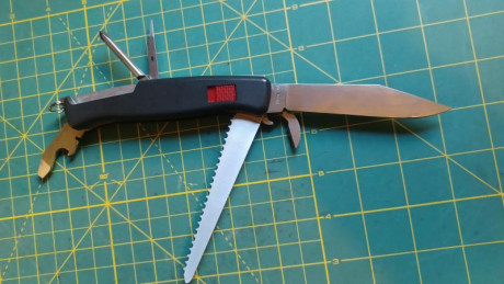 Se vende esta navaja descatalogada. Está practicamente nueva. Interesados por privado o al email: josemgal@yahoo.es
 01