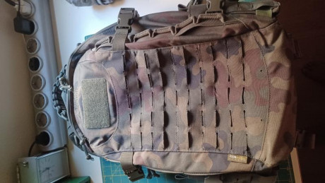 Se vende esta mochila marca Direct Action, modelo Dragon Egg, en camuflaje polaco. Esta practicamente 02
