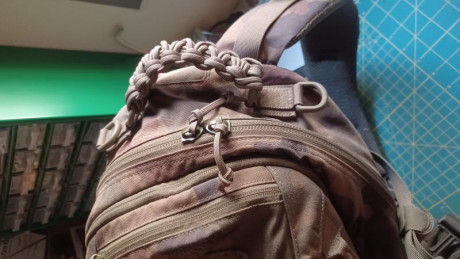 Se vende esta mochila marca Direct Action, modelo Dragon Egg, en camuflaje polaco. Esta practicamente 01