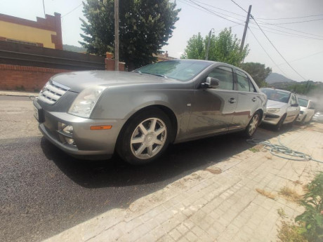 El coche tiene el motor roto, todo lo demás esta perfectamente. Voy a ser padre y no voy a tener ni tiempo 00