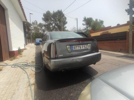 El coche tiene el motor roto, todo lo demás esta perfectamente. Voy a ser padre y no voy a tener ni tiempo 12