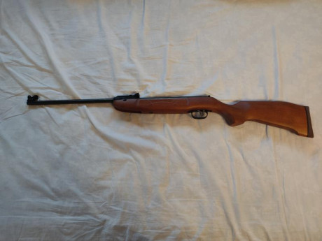 Vendo carabina Weihrauch HW 30S calibre 4.5 y 7,5 julios. Lleva el alza/punto de mira de fibra optica 02