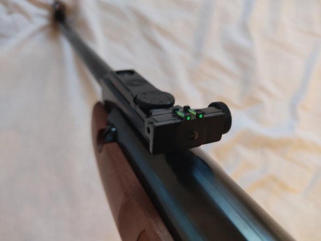 Vendo carabina Weihrauch HW 30S calibre 4.5 y 7,5 julios. Lleva el alza/punto de mira de fibra optica 00