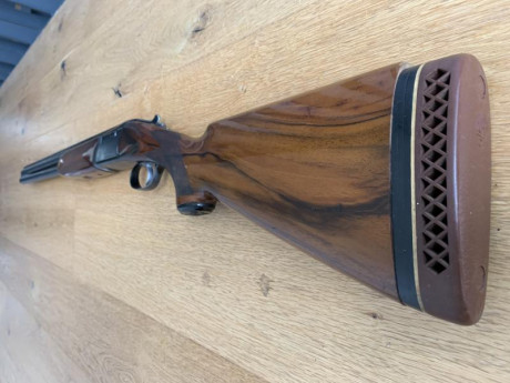 Buenos días,

vendo escopeta superpuesta Beretta S58 Trap del año 1969 con juego de 3 choques. Es muy 01