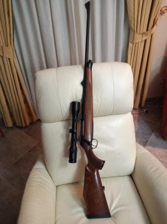 Vendo rifle Sauer 202 en calibre 8x68s ,monturas Appel y visor Swarovski 1.5-6x42,tiene maderas de grado 01