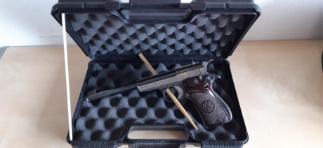 Conjunto formado por:

- Pistola llama modelo VIII. cal. 38 super auto.
- Pistola Star Olimpic f cal. 30
