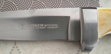 Buenas tardes me encargan que ponga de nuevo en venta este magnífico cuchillo enterizo,en acero 440C y 11