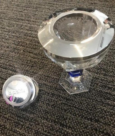 Solo para coleccionistas de lo muy exclusivo:

Vendo cáliz de cristal de Baccarat de edición limitada, 01