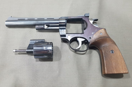 Vendo REVOLVER KORTH cal 22lr de 6 pulgadas en perfecto estado para financiar otro caprichillo, lo vendo 00