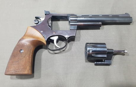 Vendo REVOLVER KORTH cal 22lr de 6 pulgadas en perfecto estado para financiar otro caprichillo, lo vendo 12