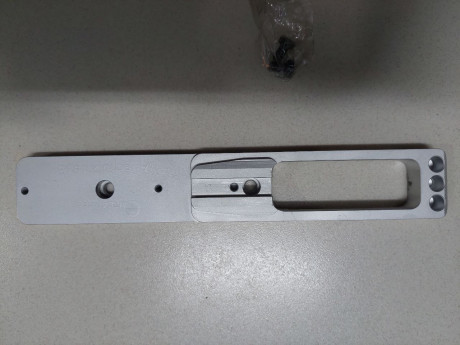 Se vende placa para culata evo acción  redonda ANSCHÜTZ

Precio 150€ 21