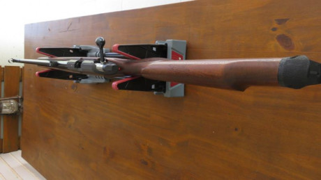 Lo dicho vendo mi magnifica carabina SAKO P94S calibre 22LR de cerrojo en perfectas condiciones como se 00