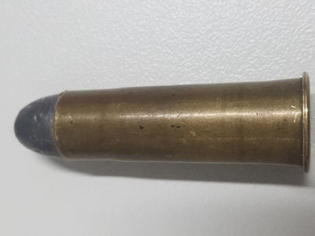 Hola compañeros. Busco vuestra sabiduría, a ver si soy capaz de saber algo sobre este cartucho. Mi búsqueda 21
