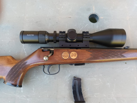 Se vende preciosa carabina Anschutz 22 LR superprecisa con visor de 3 a 12 aumentos, maderas muy cuidadas 00