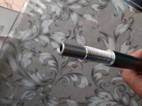 Pues como bien indica el título ,vendo cañón macizo weirauch en calibre 4,5 con rosca para moderador 1/2 01