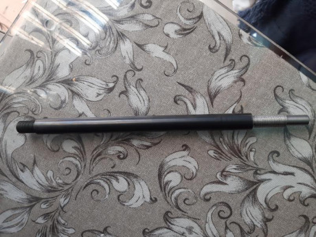 Pues como bien indica el título ,vendo cañón macizo weirauch en calibre 4,5 con rosca para moderador 1/2 00