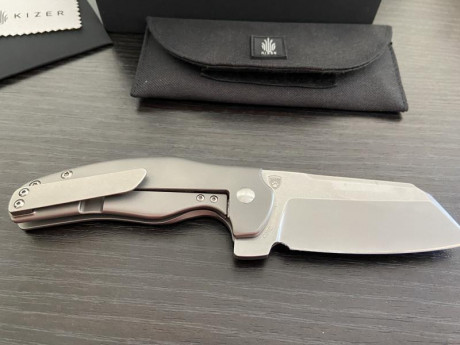 Buenas, pongo a la venta està Kizer Shepdog flipper en acero S35VN y cachas en titanio. Usada únicamente 11