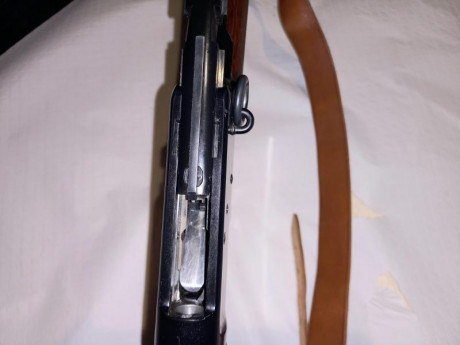 Buenos días
Un buen amigo vende su Winchester 1892 en calibre 44-40.
Se trata de un modelo original fabricado 11