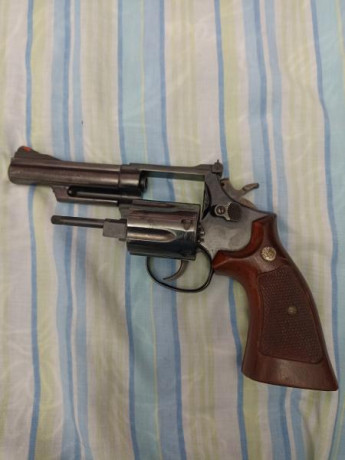 Se vende revólver Smith and Wesson modelo 19, calibre 357 Magnum con poquísimos disparos, es un 4 pulgadas 01