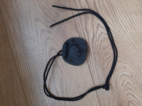 Buenas a todos, Vendo esta funda de cuello realizada en kidex para navaja SPYDERCO NATIVE.

PRECIO: 15 01