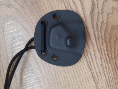 Buenas a todos, Vendo esta funda de cuello realizada en kidex para navaja SPYDERCO NATIVE.

PRECIO: 15 00