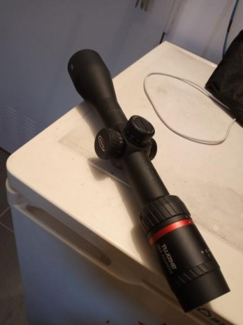Hola chicos tengo un visor chino que me quiero quitar y un moderador lobo Airguns modelo Big Bore .
Las 10