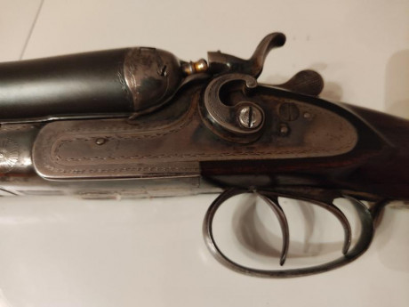 Paralela de perrillos calibre 12, marca Eduardo Schilling modelo San Eustaquio Barcelona. Antigüedad del 01