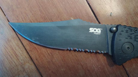 Vendo esta estupenda navaja, fabricada en EEUU y ya descatalogada.
Acero AUS8, dureza de la hoja HRC 57-58, 12